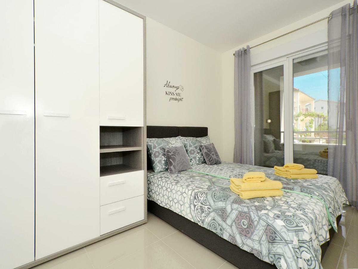 Sunshine Apartment โตรกีร์ ภายนอก รูปภาพ
