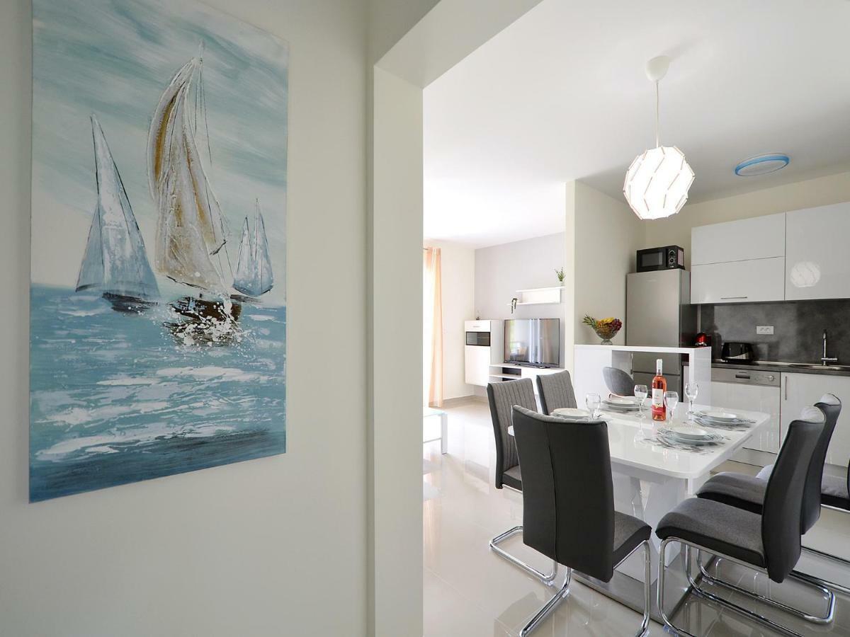 Sunshine Apartment โตรกีร์ ภายนอก รูปภาพ