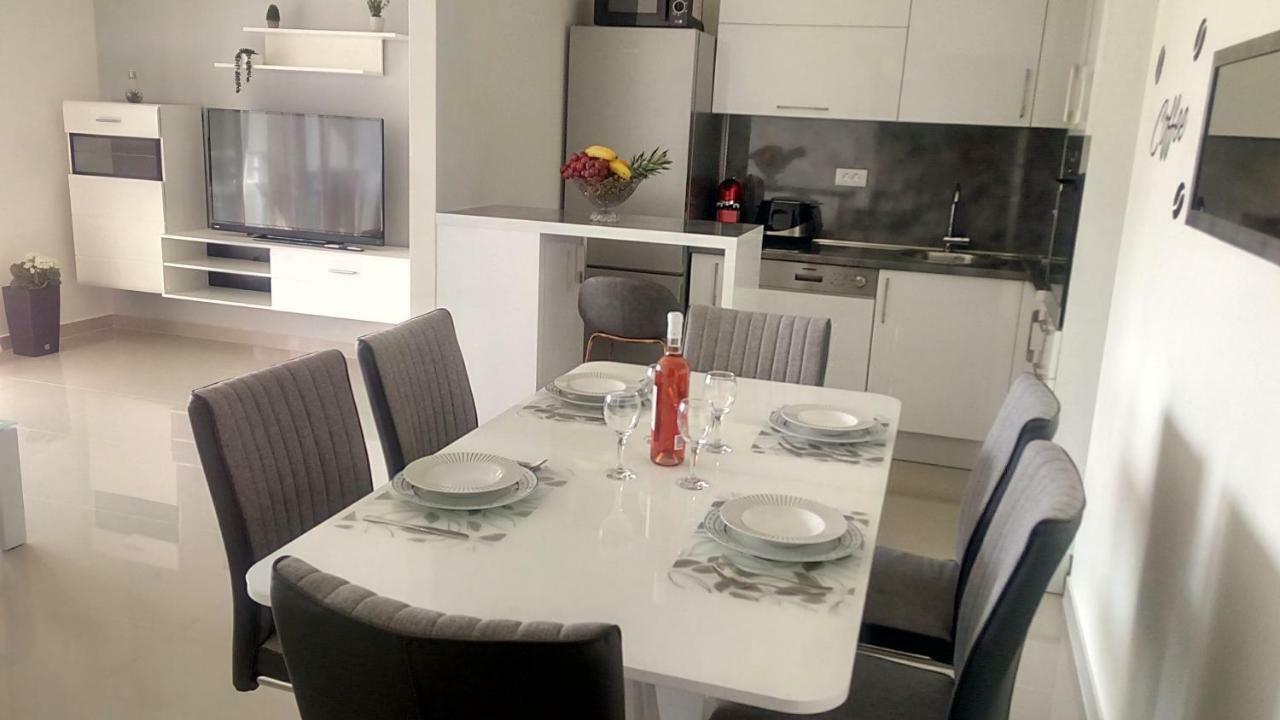 Sunshine Apartment โตรกีร์ ภายนอก รูปภาพ
