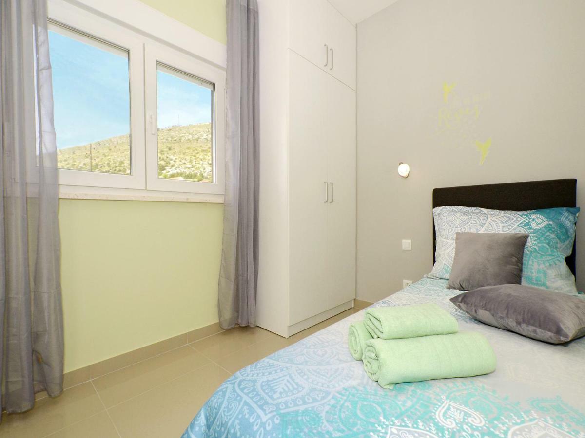 Sunshine Apartment โตรกีร์ ภายนอก รูปภาพ
