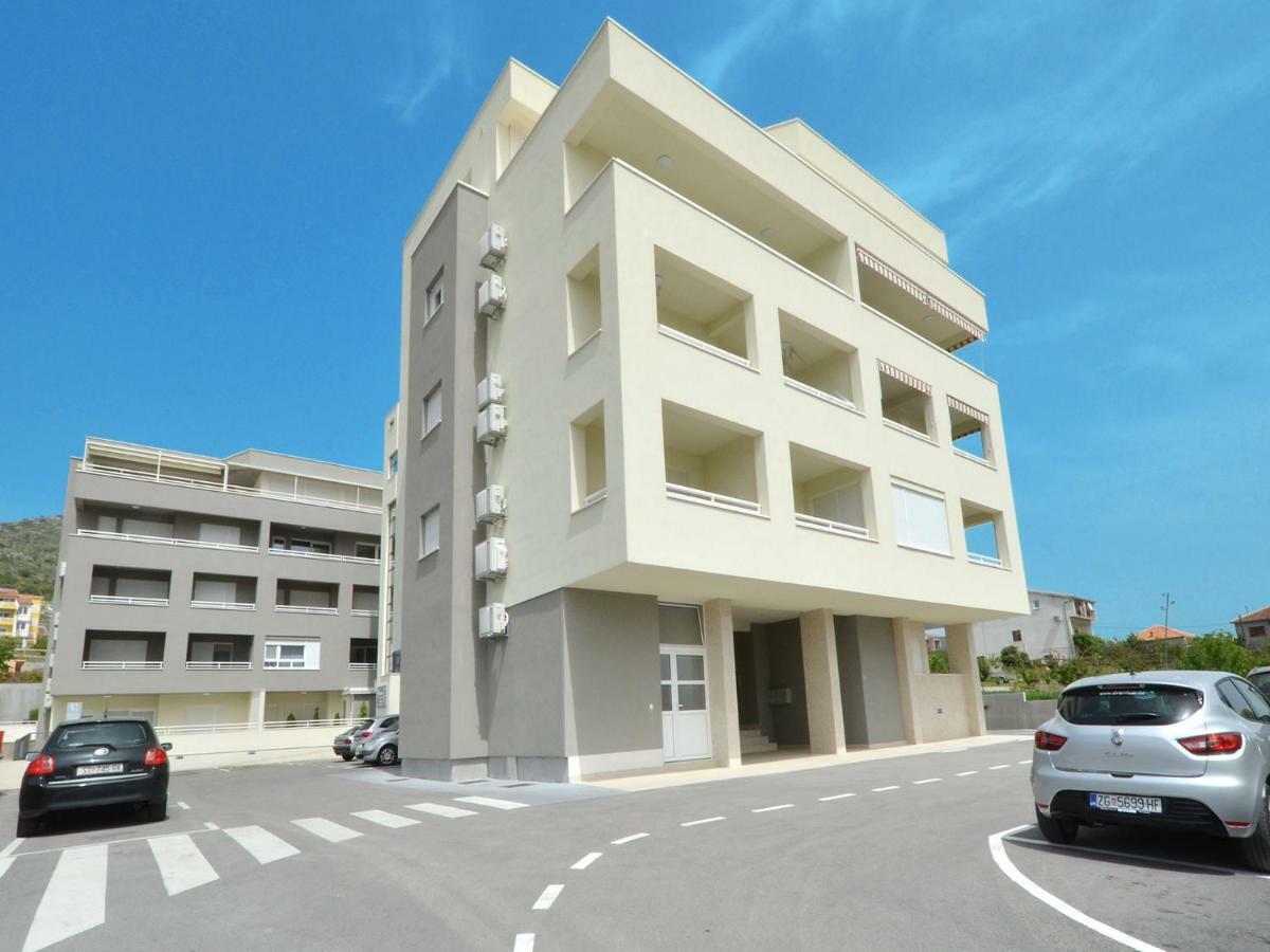 Sunshine Apartment โตรกีร์ ภายนอก รูปภาพ