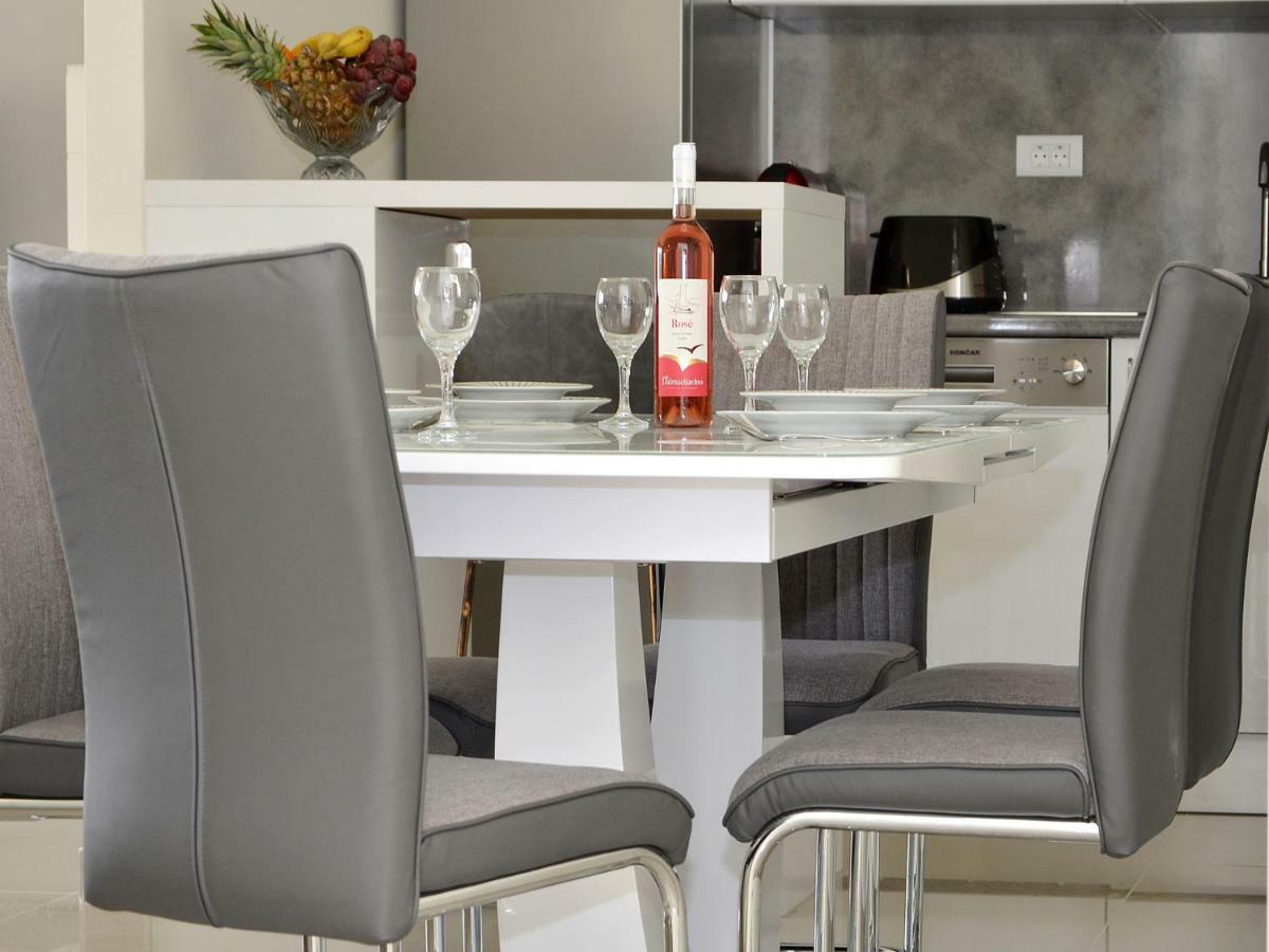 Sunshine Apartment โตรกีร์ ภายนอก รูปภาพ