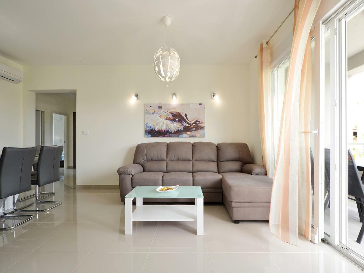 Sunshine Apartment โตรกีร์ ภายนอก รูปภาพ