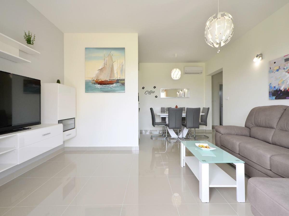 Sunshine Apartment โตรกีร์ ภายนอก รูปภาพ