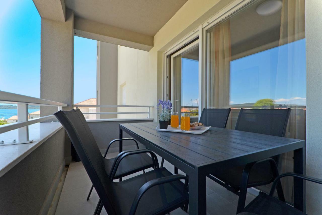 Sunshine Apartment โตรกีร์ ภายนอก รูปภาพ